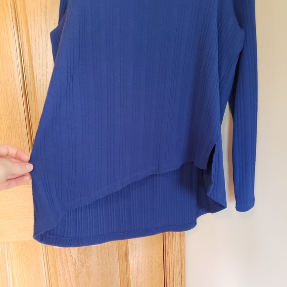 Simply Vera Wang Long Sleeve - Picture 3 of 6